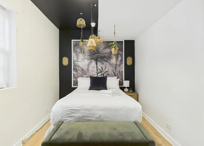 Charming Getaway With Patio Chicago